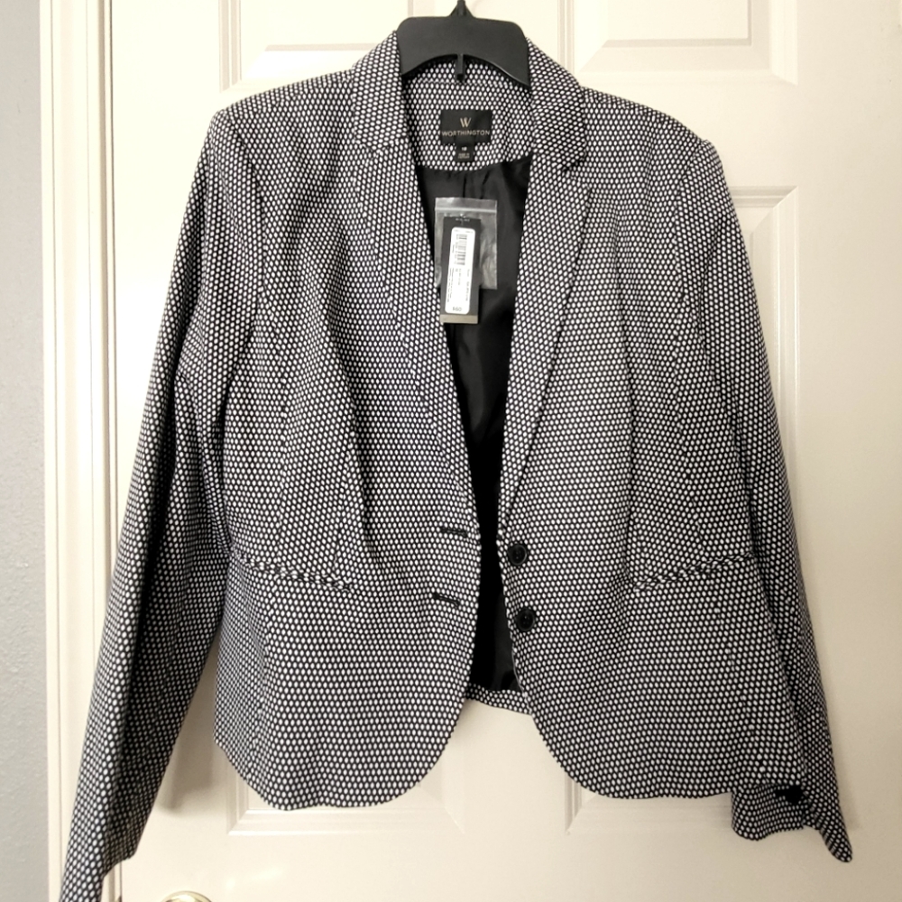Women's Worthington suit jacket, size 18. NWT